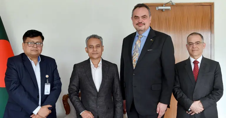 মন্ত্রী শেখ রবিউল আলমের সঙ্গে বাংলাদেশে নিযুক্ত মার্কিন রাষ্ট্রদূতের সাক্ষাৎ